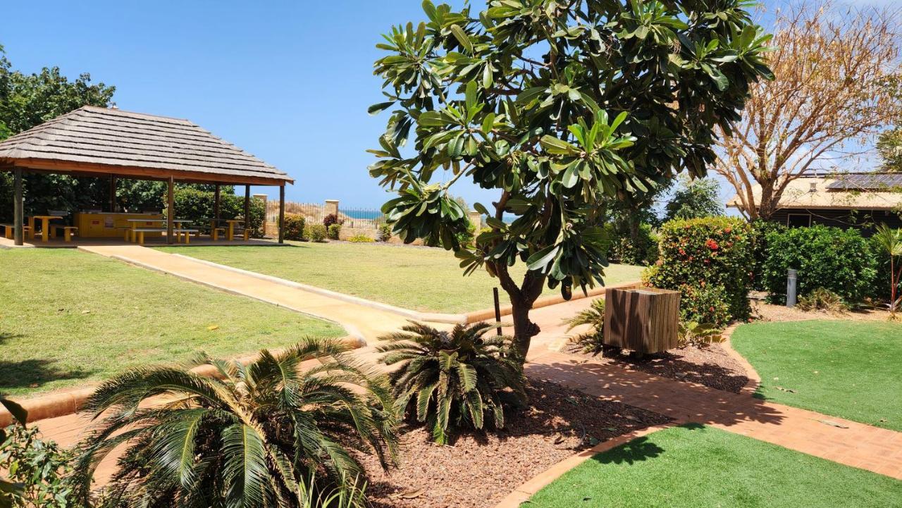 Samson Beach Chalets Point Samson Exterior photo